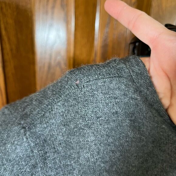 Neiman Marcus sweater size M - Picture 2 of 5